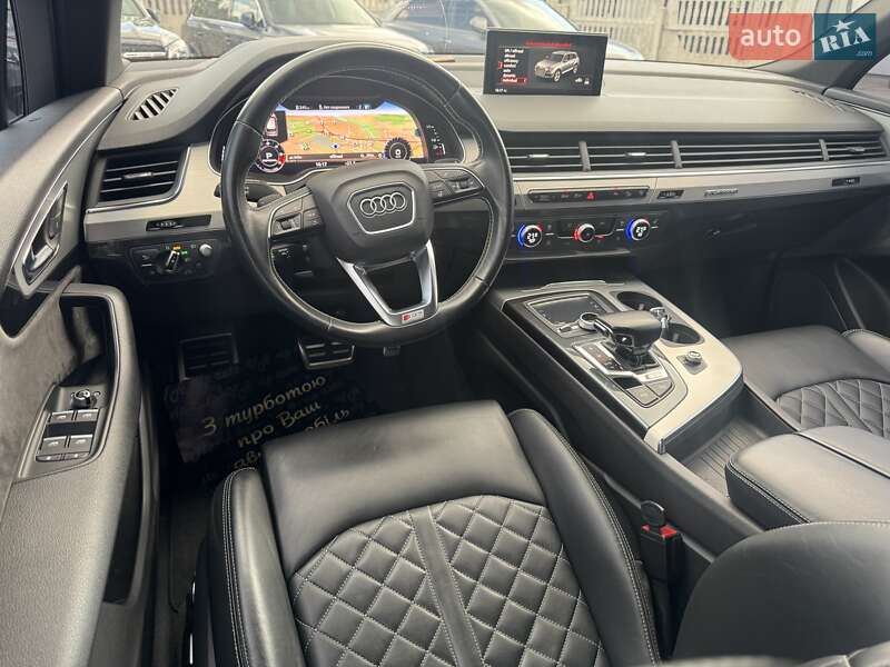 Внедорожник / Кроссовер Audi SQ7 2017 в Тернополе