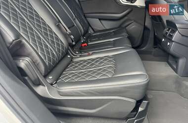 Внедорожник / Кроссовер Audi SQ7 2017 в 