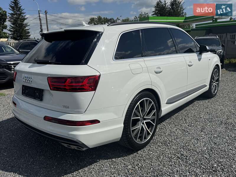 Внедорожник / Кроссовер Audi SQ7 2017 в Тернополе