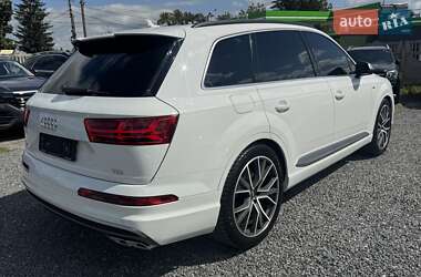 Внедорожник / Кроссовер Audi SQ7 2017 в 