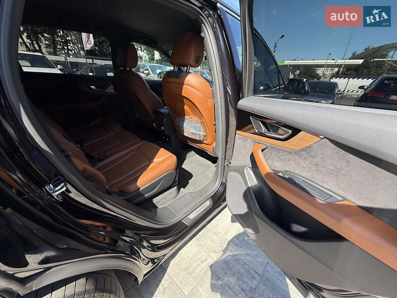 Внедорожник / Кроссовер Audi SQ7 2019 в Виннице