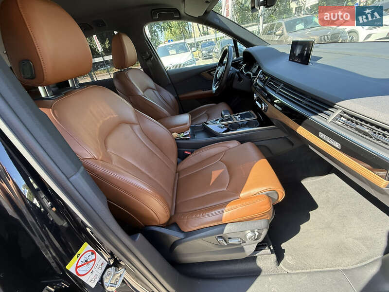 Внедорожник / Кроссовер Audi SQ7 2019 в Виннице