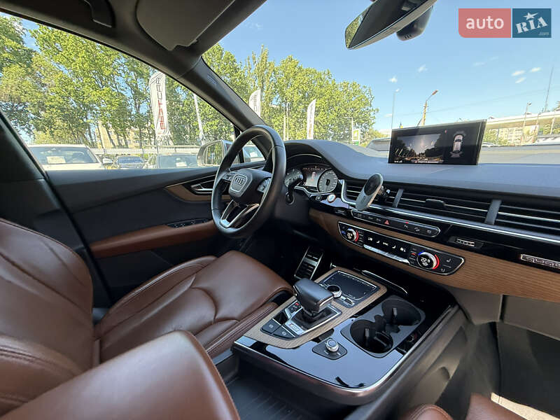 Внедорожник / Кроссовер Audi SQ7 2019 в Виннице