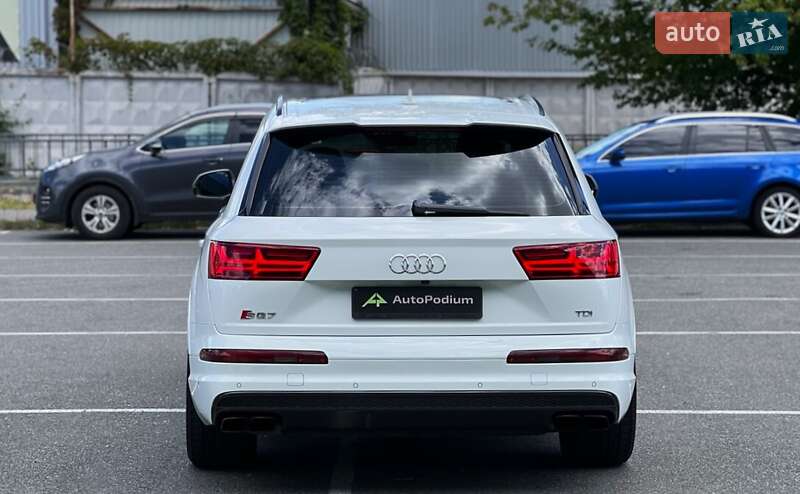 Внедорожник / Кроссовер Audi SQ7 2017 в Киеве
