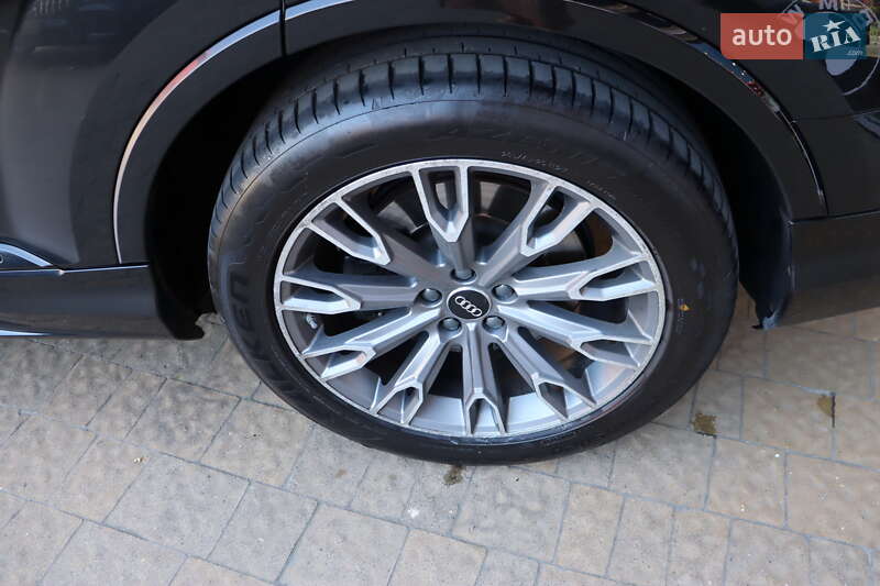 Внедорожник / Кроссовер Audi SQ7 2023 в Львове