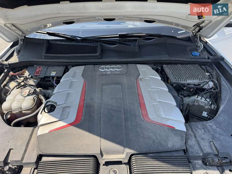 Внедорожник / Кроссовер Audi SQ7 2017 в Киеве