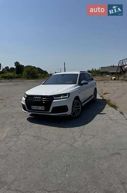 Внедорожник / Кроссовер Audi SQ7 2017 в 
