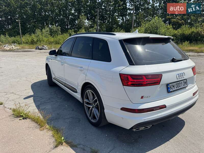 Внедорожник / Кроссовер Audi SQ7 2017 в Киеве