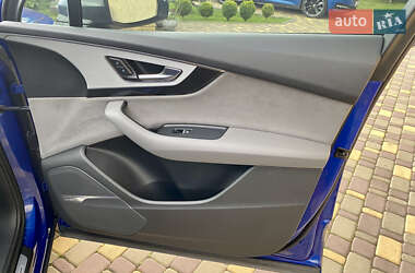 Внедорожник / Кроссовер Audi SQ7 2016 в 