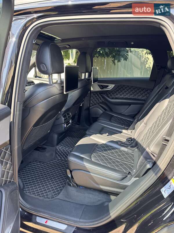 Позашляховик / Кросовер Audi SQ7 2017 в Борисполі