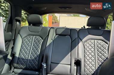 Внедорожник / Кроссовер Audi SQ7 2017 в 
