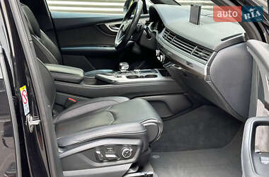 Внедорожник / Кроссовер Audi SQ7 2018 в 