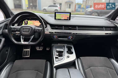 Внедорожник / Кроссовер Audi SQ7 2017 в 