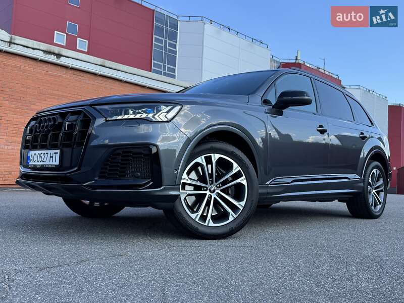 Внедорожник / Кроссовер Audi SQ7 2023 в Киеве