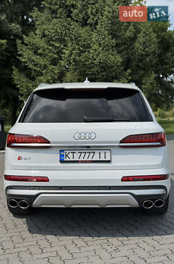 Внедорожник / Кроссовер Audi SQ7 2021 в 