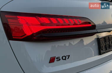 Внедорожник / Кроссовер Audi SQ7 2024 в 
