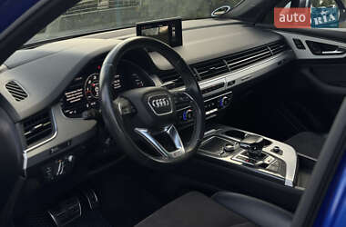 Внедорожник / Кроссовер Audi SQ7 2017 в 