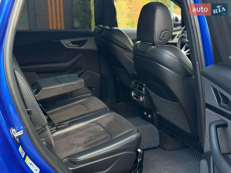 Внедорожник / Кроссовер Audi SQ7 2017 в Львове