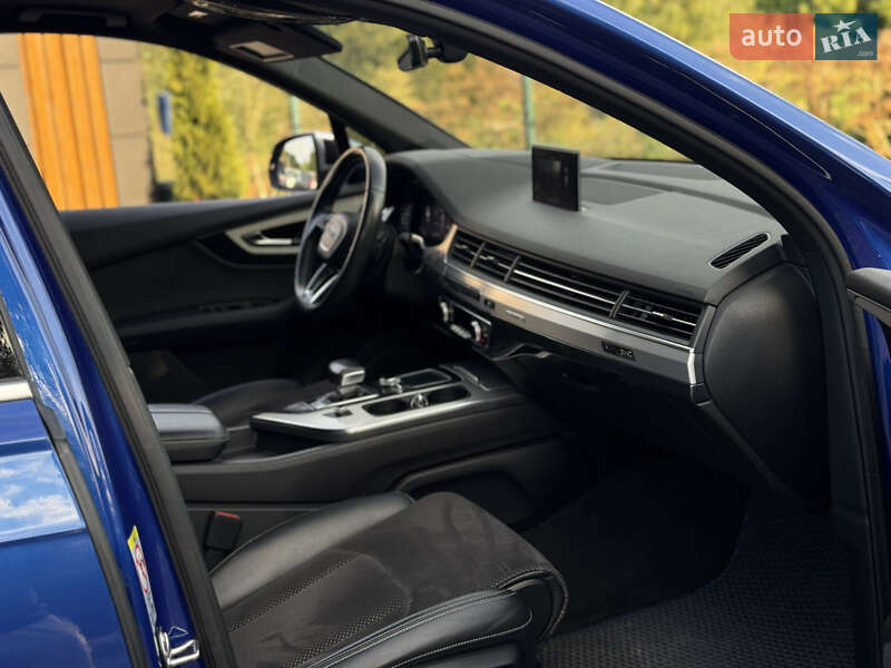 Внедорожник / Кроссовер Audi SQ7 2017 в Львове