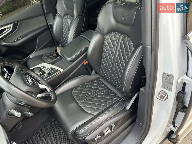 Внедорожник / Кроссовер Audi SQ7 2018 в Одессе