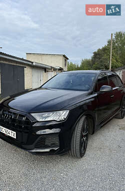Внедорожник / Кроссовер Audi SQ7 2021 в 