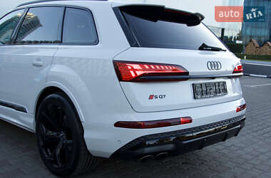 Позашляховик / Кросовер Audi SQ7 2024 в 