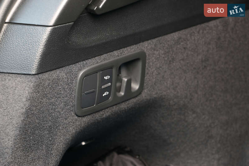 Внедорожник / Кроссовер Audi SQ7 2024 в Одессе