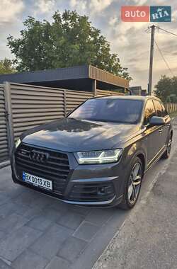 Внедорожник / Кроссовер Audi SQ7 2017 в 