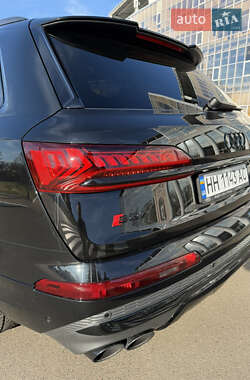 Внедорожник / Кроссовер Audi SQ7 2022 в 