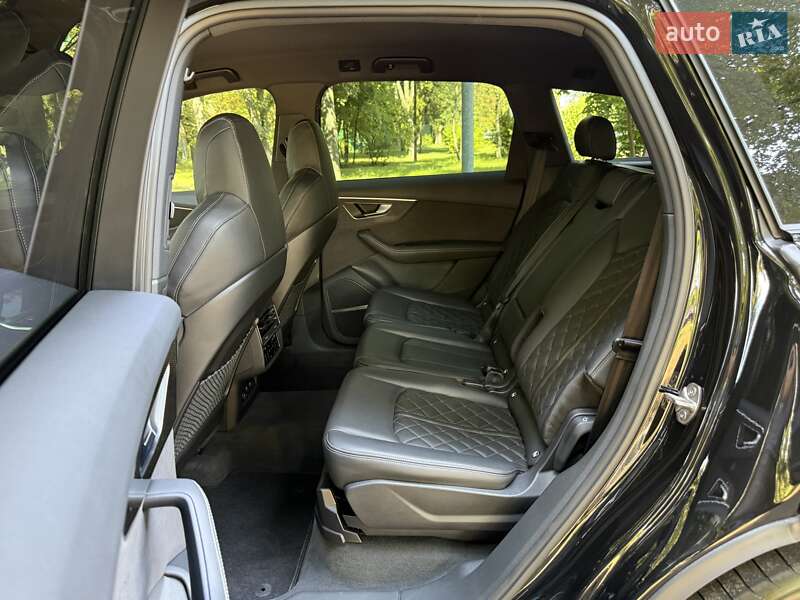 Позашляховик / Кросовер Audi SQ7 2023 в Києві