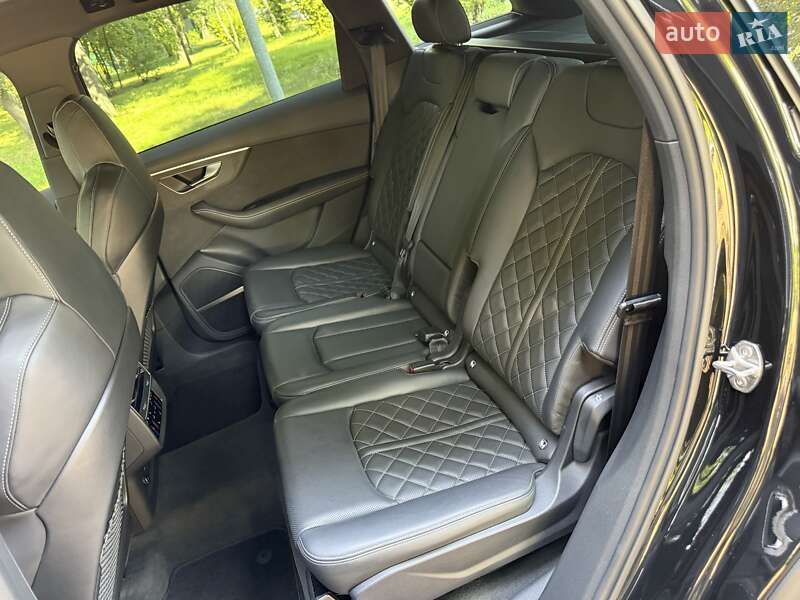 Позашляховик / Кросовер Audi SQ7 2023 в Києві