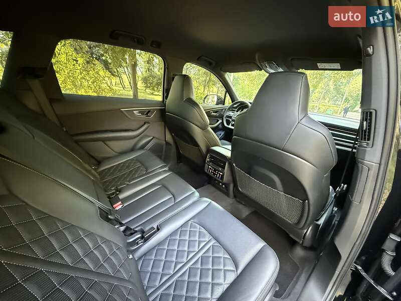 Позашляховик / Кросовер Audi SQ7 2023 в Києві