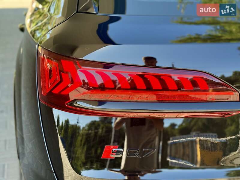 Внедорожник / Кроссовер Audi SQ7 2021 в Днепре
