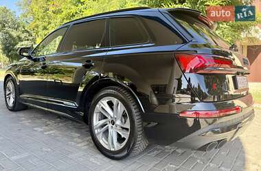 Внедорожник / Кроссовер Audi SQ7 2021 в 