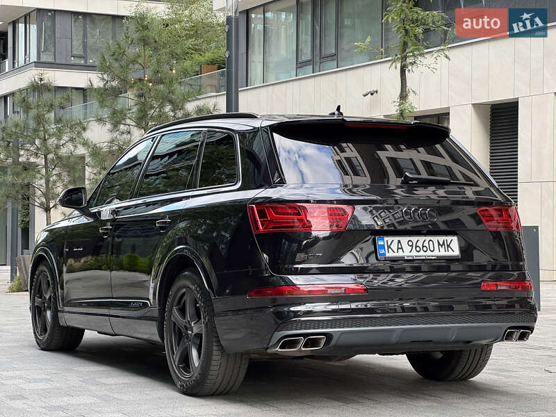 Внедорожник / Кроссовер Audi SQ7 2016 в Киеве