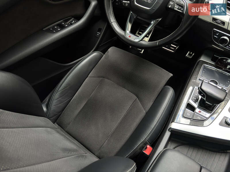 Внедорожник / Кроссовер Audi SQ7 2016 в Киеве