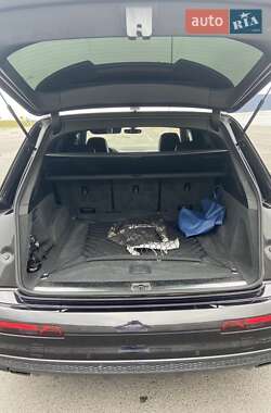 Внедорожник / Кроссовер Audi SQ7 2016 в 
