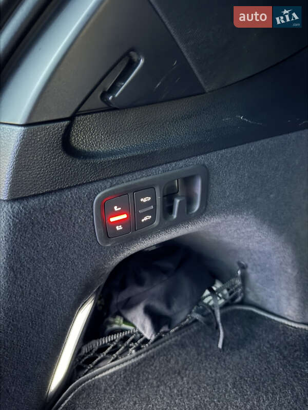 Внедорожник / Кроссовер Audi SQ7 2018 в Киеве фото 10 Внедорожник / Кроссовер Audi SQ7 2018 в Киеве