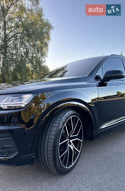 Внедорожник / Кроссовер Audi SQ7 2017 в 