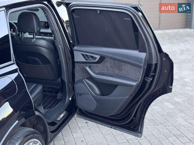 Внедорожник / Кроссовер Audi SQ7 2017 в Сарнах фото 34 Внедорожник / Кроссовер Audi SQ7 2017 в Сарнах