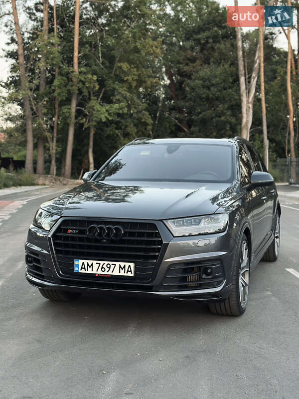 Внедорожник / Кроссовер Audi SQ7 2018 в 