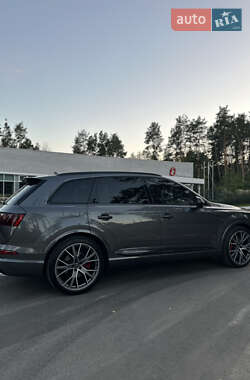 Внедорожник / Кроссовер Audi SQ7 2018 в 