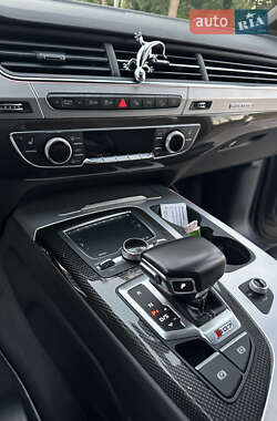 Внедорожник / Кроссовер Audi SQ7 2018 в 