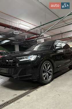 Внедорожник / Кроссовер Audi SQ7 2023 в 