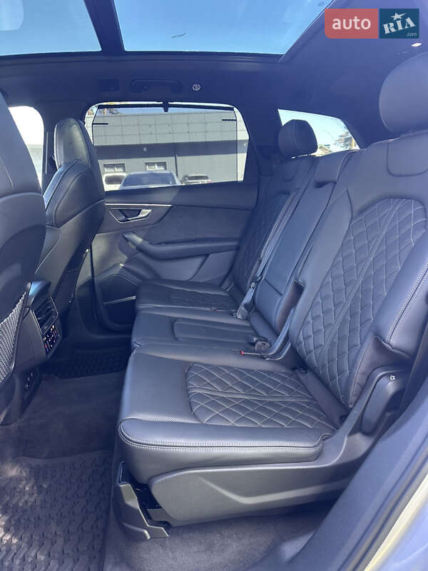 Внедорожник / Кроссовер Audi SQ7 2022 в Киеве