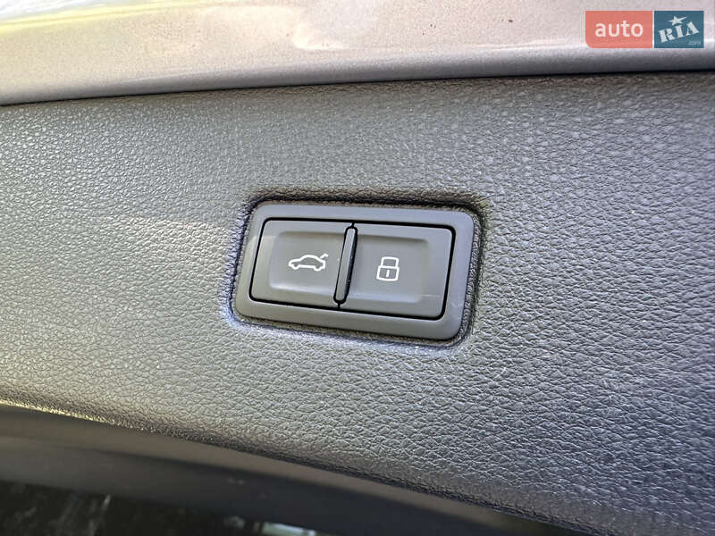 Внедорожник / Кроссовер Audi SQ7 2022 в Киеве