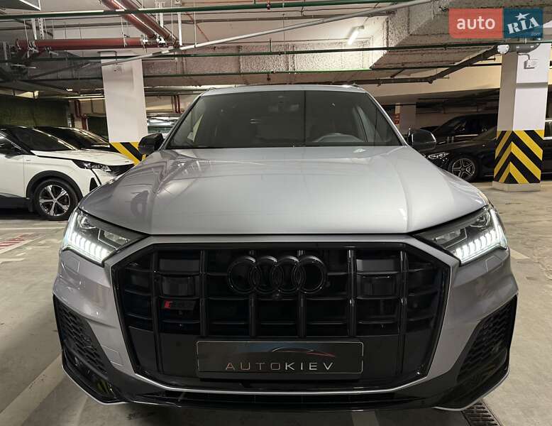Внедорожник / Кроссовер Audi SQ7 2020 в Киеве