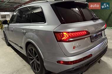 Внедорожник / Кроссовер Audi SQ7 2020 в 