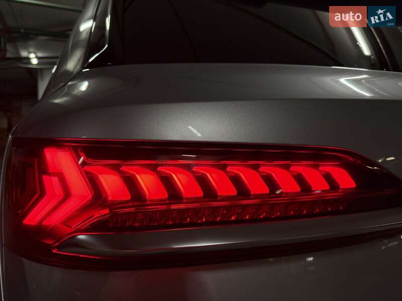 Внедорожник / Кроссовер Audi SQ7 2020 в Киеве