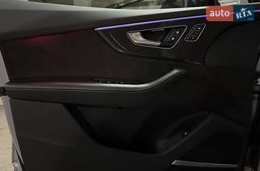 Внедорожник / Кроссовер Audi SQ7 2020 в 